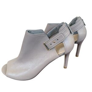 Cole Haan Peep Toe Heels Gray Leather Booties‎ Size 10B Buckle Detail Neutral